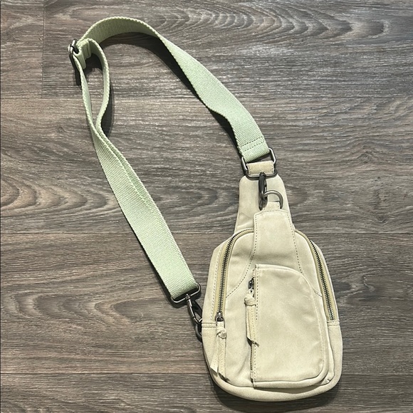 Free People Hudson Sling Bag Suede Crossbody Light Green Purse Boho Adjustable - Picture 2 of 12